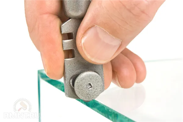 Как резать стекло масляным или алмазным стеклорезом