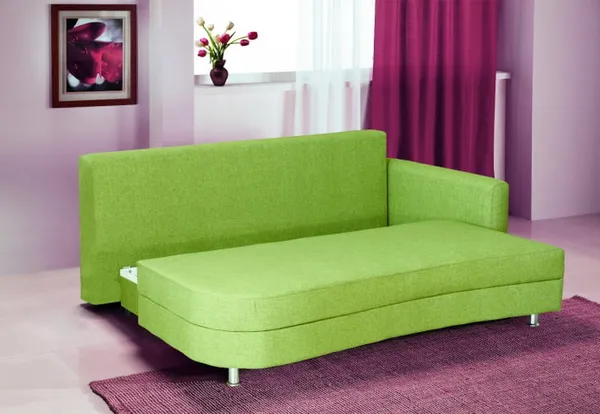 Кабинет с зеленым диваном
