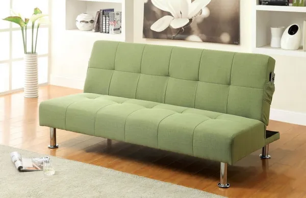 Минимализм с зеленым диваном