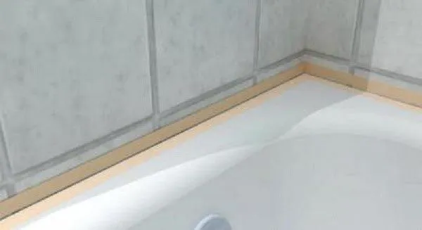 Не существует стандартных проектов ванных комнат, поэтому, нередко между ванной и стеной образуется пустое пространство