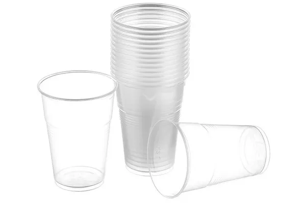 Пластиковые стаканчики