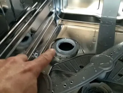 Узкая полностью встраиваемая посудомоечная машина Bosch