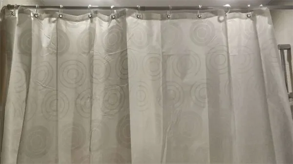 Крепление шторы для ванной комнаты на люверсы