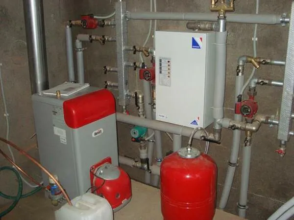 Как провести отопление в частном доме своими руками от газового котла схема одноэтажном доме 3